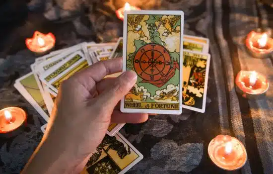 Descubre tu Futuro con las Cartas del Tarot