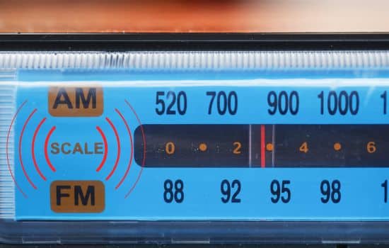 Descubre el mundo a través de radios AM y FM