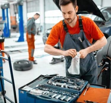 Explora el mundo de la mecánica con Car Mechanic Simulator