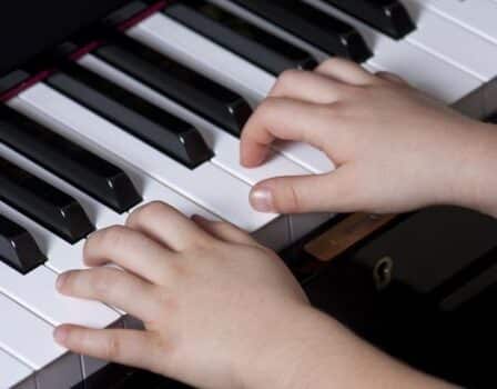 Domina el piano con Simply Piano