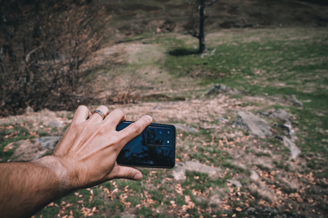 ¿Estás solo? App detector de fantasmas para móvil