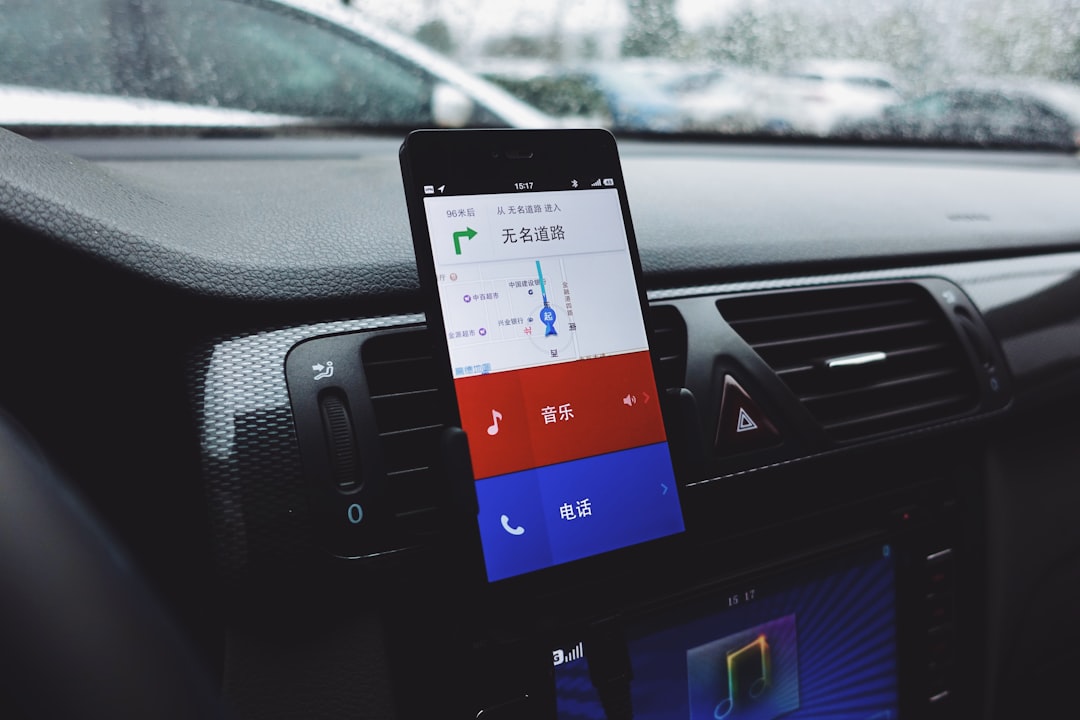 Revisa el motor de tu coche desde el móvil con este escáner