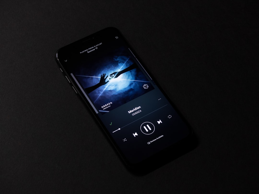Mejora tus estados de WhatsApp con esta app de música